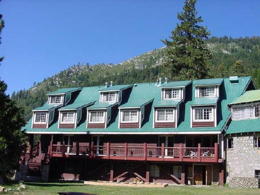 Strawberry Lodge Upper Forni Ngoại thất bức ảnh
