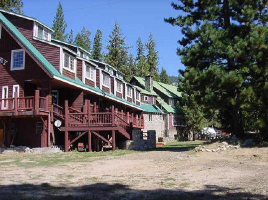 Strawberry Lodge Upper Forni Ngoại thất bức ảnh